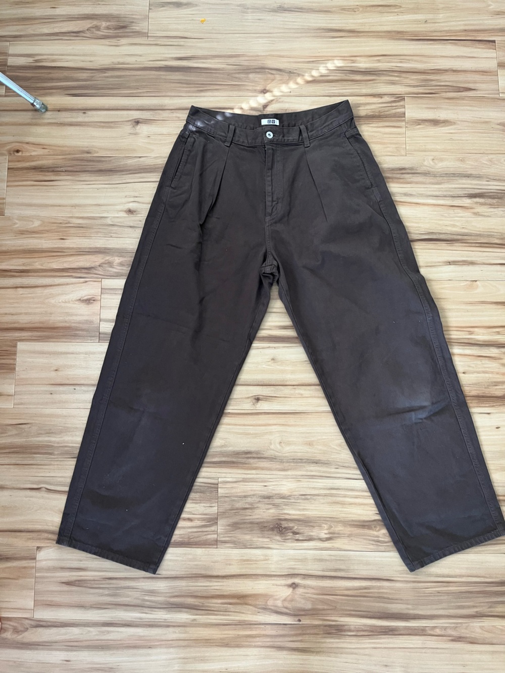 Uniqlo Brown pleated Pants - Straight Fit